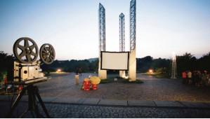 Ak hava sinema keyfi balyor!