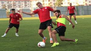 EK OYUNCU LK DMANINA IKTI