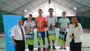 Tenisiler dllerini ald