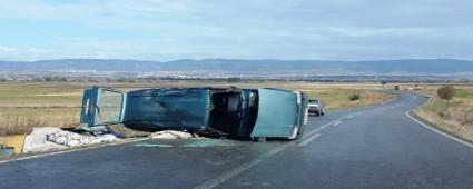 Ky yolunda takla att