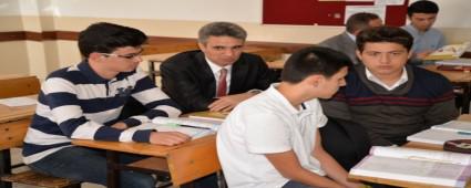 Vali Baru mam Hatip Lisesini ziyaret etti