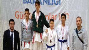 Emirhan bo durmuyor!..