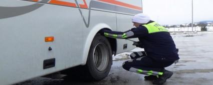 Otobslerde lastik denetimi