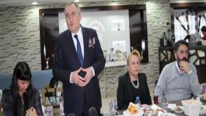 BOLU BELEDYE BAKANI GAZETECLERLE BULUTU