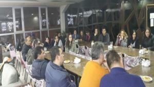 Voleybolcularn ailelerine spriz