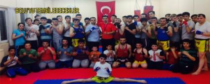 MUAY THA'CLER ULUSLAR ARASI AMPYONA YOLCUSU