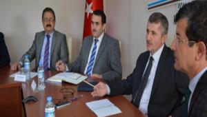 RIFAT ZTRK BAKANLIINDA LK TOPLANTI