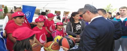 Genler marifetlerini gsterdi