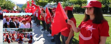 19 Mays' protokol ve renciler kutlad