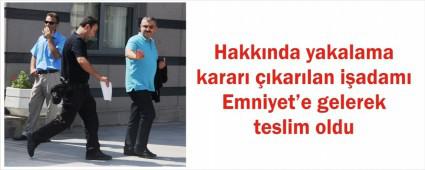 ADAMI EMNYETE TESLM OLDU