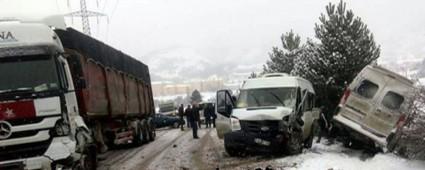 Mudurnu yolunda zincirleme kaza  