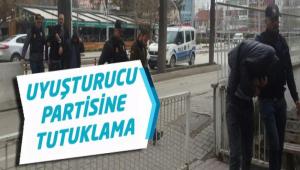 UYUTURUCU PARTSNE TUTUKLAMA