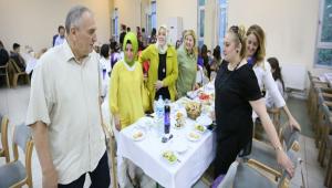 Belediye personeline iftar yemei