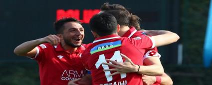 GOLLER ARKA ARKAYA GELD