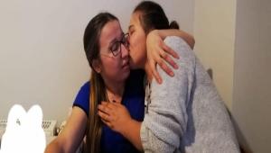 ANNE VE KIZININ DUYGUSAL KAVUMASI