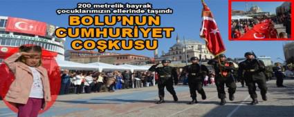 200 metrelik bayrak ocuklarmzn ellerinde tand