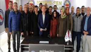 Eitim-Bir-Sen'den retmenler Gn  ve iddet Aklamas