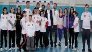 Down Sendromlu ocuklar Doyasyla Elendi