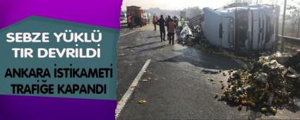 Meyve sebze ykl TIR devrildi