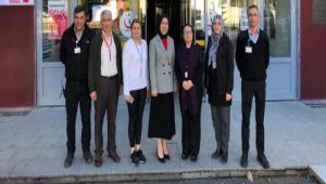 engl mit\'ten Hastane Ziyareti