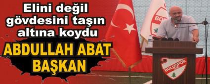 Elini deil gvdesini tan altna koydu