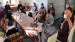 ENGL MT GELECEN HAFIZLARIYLA BR ARAYA GELD