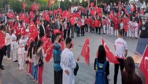 BOLU, 19.19\'DA TRK BAYRAKLARIYLA STKLAL MARI\'NI OKUDU