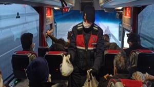 OTOBSTE MAHSUR KALANLARA YARDIM EL UZATILDI