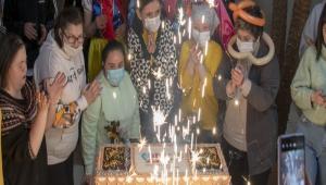 BAB\'DEN DNYA DOWN SENDROMLULAR GN\'NE ZEL ETKNLK