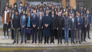 ANADOLU\'DA SELUKLU KLTR VE MEDENYETNE DAR ZLER KONFERANSI GEREKLET