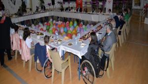 MT ALES FTARDA OCUKLARLA BULUTU