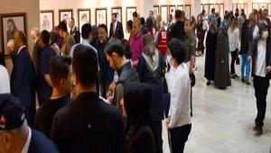 BAB\'DE BOLULU EHTLERN KARA KALEM PORTRELER SERGLENYOR