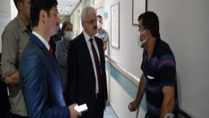 VAL KILI, TEDAVLER DEVAM EDEN OCUKLARI ZYARET ETT