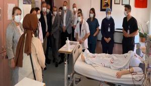 AK PART HEYET ME SUYUNDAN ETKLENEN HASTALARI ANKARA\'DA ZYARET ETT