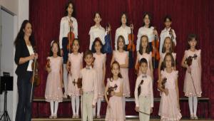 Minik Sanatlarmz Arkadam Keman Projesi le reniyor