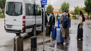 RENCLER TERMNALDE KARILIYORLAR