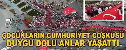 OCUKLARIN CUMHURYET COKUSU  DUYGU DOLU ANLAR YAATTI