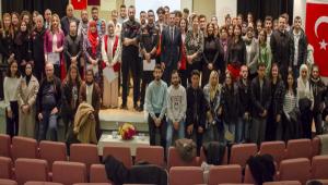 Gnlllk syleisinde bir araya geldiler