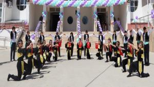 Mehmet Akif Ersoy lkokulu\'ndan Mkemmel Bilim ve Sanat enlii Sergisi