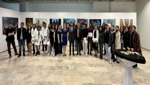 GELENEKSEL HKAYENN SINIRINI AAN RESM SERGS   