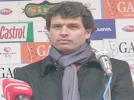 Hakem ma�a ayak uyduramad�