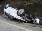 Takla atan ara� menfeze devrildi: 2 yaral�