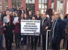 CHP�li siyasiler Adliye �n�nde yarg�y� k�nad�
