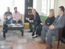 ��zzet Baysal��n eserlerine sahip ��kmal�y�z�