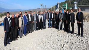 Ba�kan Y�lmaz muhtarlara �al��malar� gezdirdi