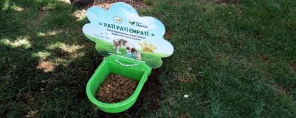 Suluklar ve mama kaplar�na hayvan severlerden tam not