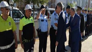 VAL� BARU� VE BA�KAN YILMAZ'DAN BAYRAM Z�YARETLER�
