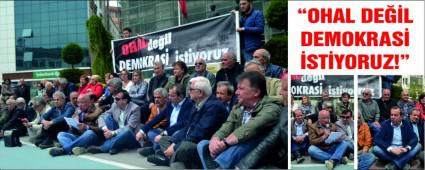CHP�liler caddede oturma eylemi yapt�