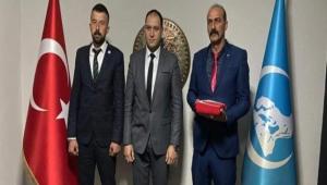 �LK� OCAKLARINDA BAYRAK DE����M� OLDU