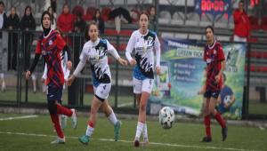 BOLU GEN�L�KSPOR U17 KADIN FUTBOL TAKIMINDAN NEFES KESEN GER� D�N��